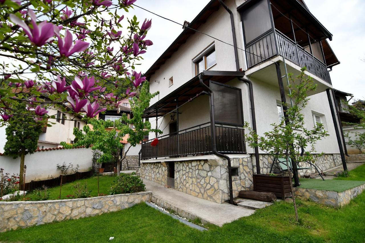 Garden Of Dreams & Free Private Parking Apartment Sarajevo Exterior photo